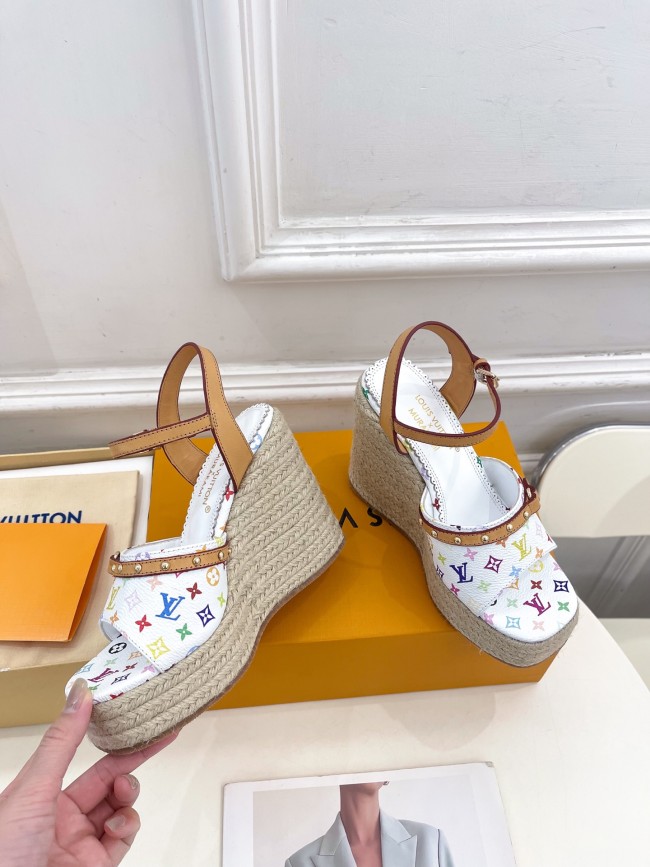 LV women Sandals 1：1 Quality-935