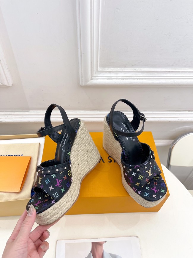 LV women Sandals 1：1 Quality-936