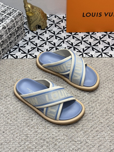 LV women Sandals 1：1 Quality-945