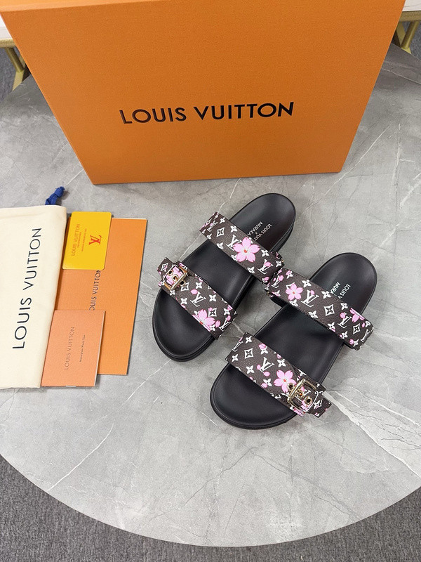 LV women Sandals 1：1 Quality-979