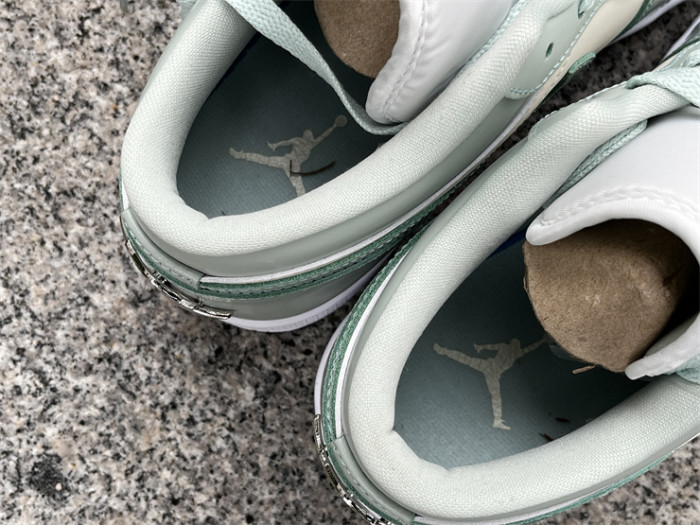 Authentic Air jordan 1 Low SE “Seafoam”