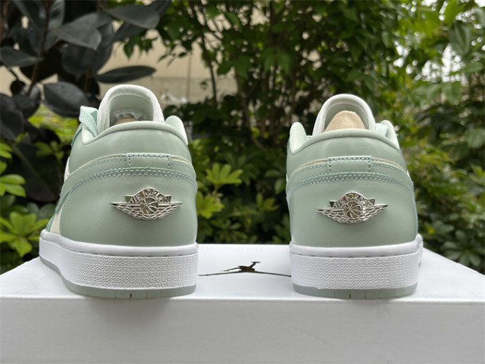Authentic Air jordan 1 Low SE “Seafoam”