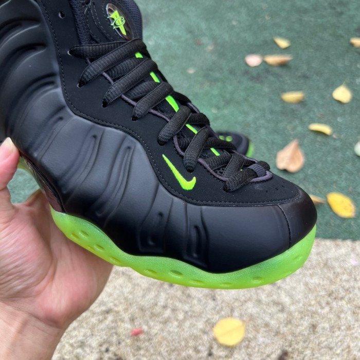 Authentic Nike Air Foamposite One “Black Volt”