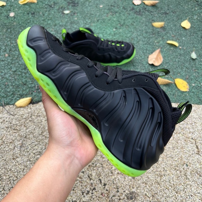 Authentic Nike Air Foamposite One “Black Volt”