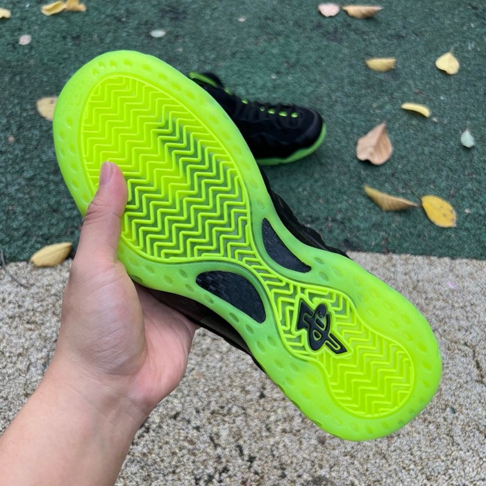 Authentic Nike Air Foamposite One “Black Volt”
