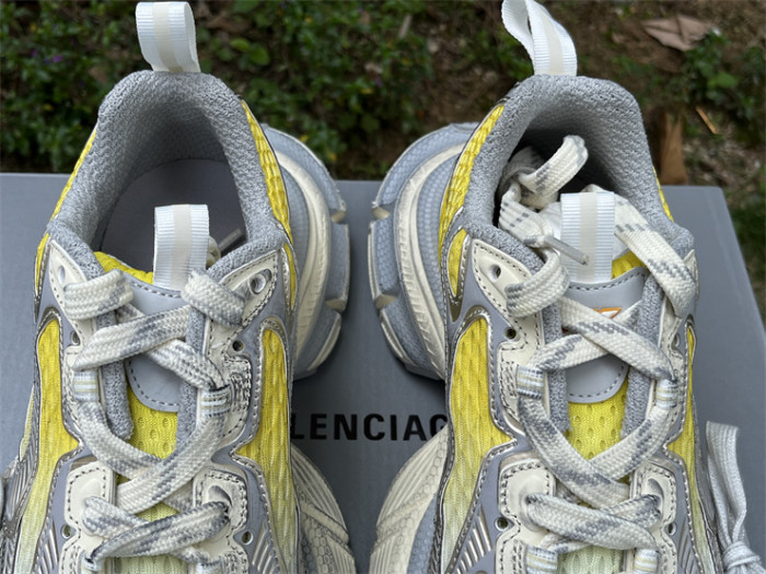 B 17FW Tripe-S High End Sneaker-643