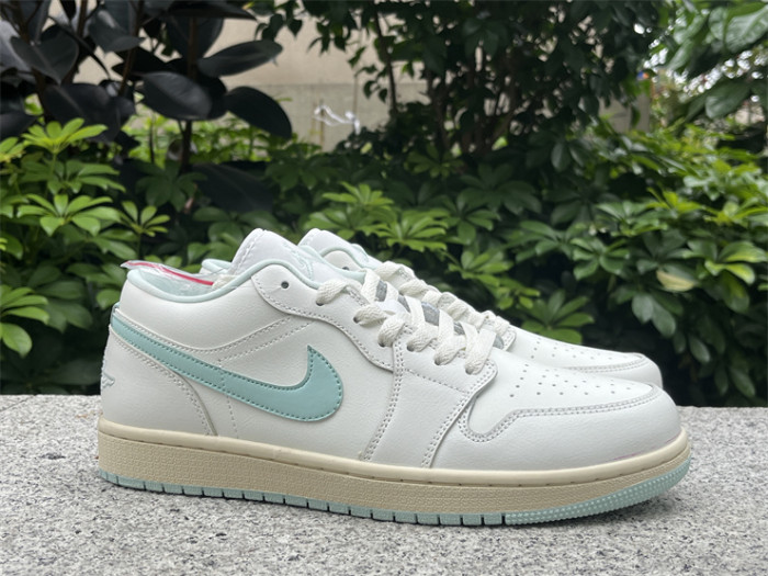 Authentic  Air jordan 1 Low Sail lgloo  Women