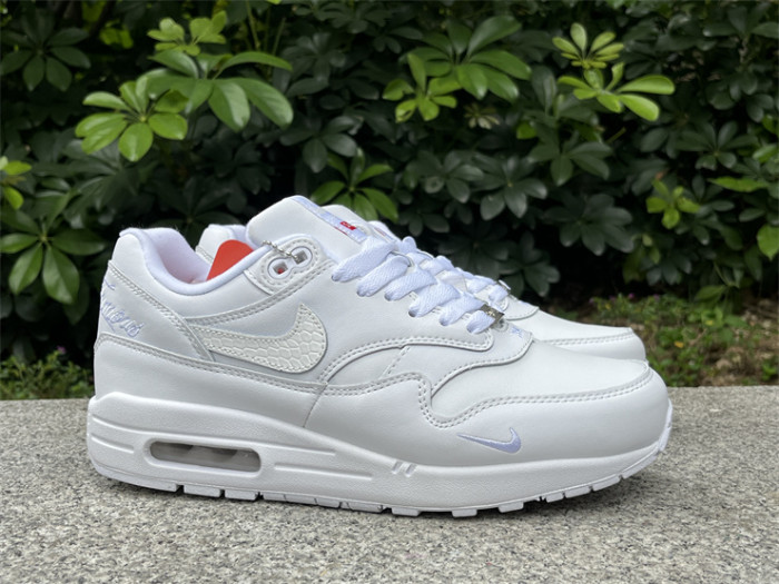 Authentic Supreme x Nike Air Max1'87  White