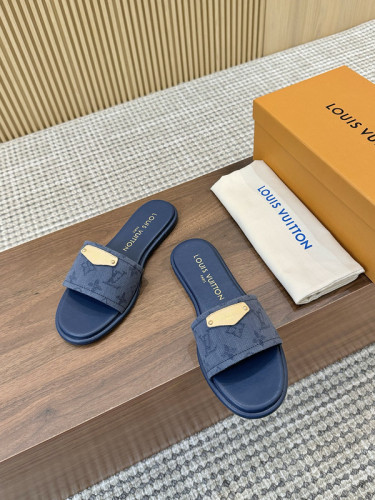LV women slippers AAA-395
