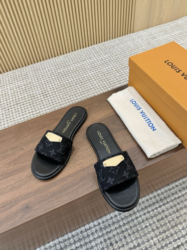 LV women slippers AAA-397