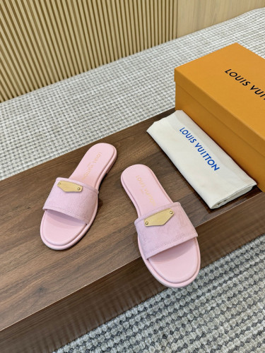 LV women slippers AAA-394