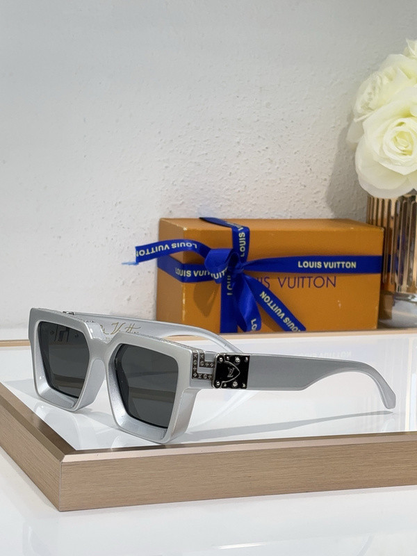 LV Sunglasses AAAA-5572