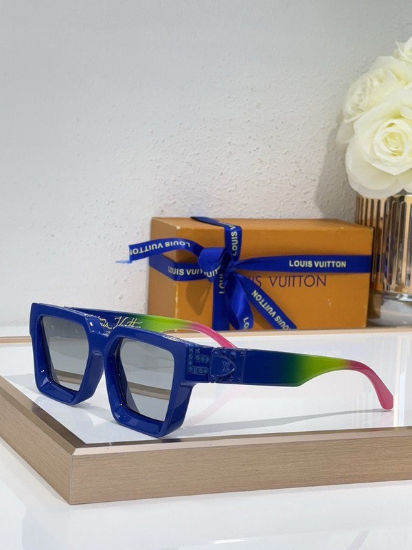 LV Sunglasses AAAA-5579