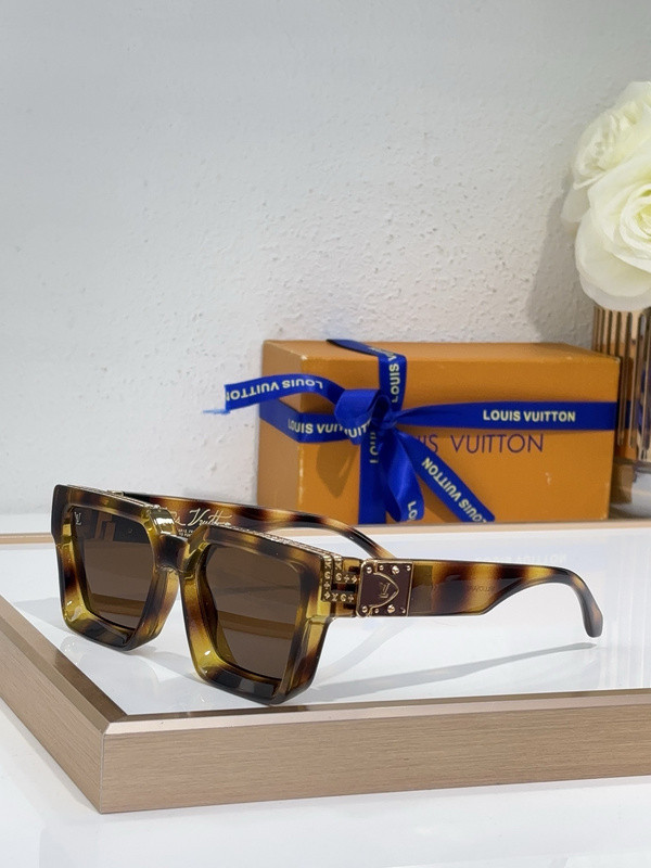 LV Sunglasses AAAA-5600