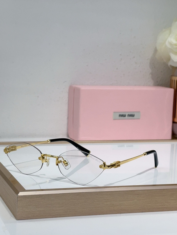Miu Miu Sunglasses AAAA-1815