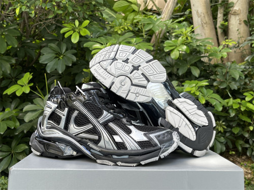 B 17FW Tripe-S High End Sneaker-646