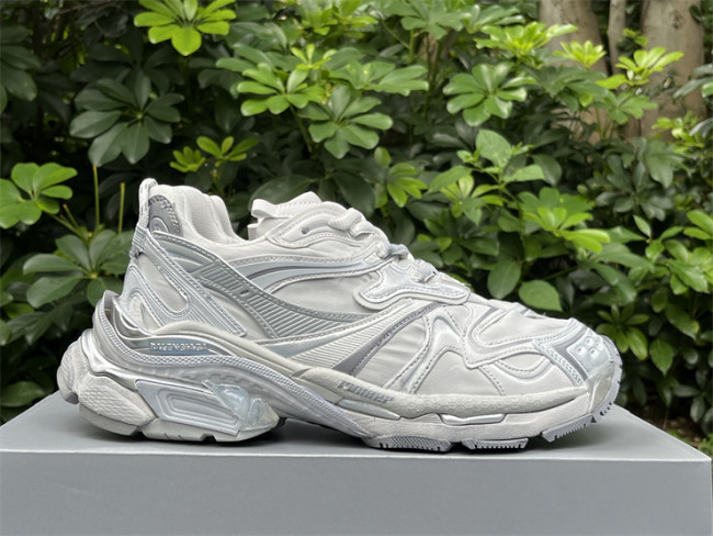 B 17FW Tripe-S High End Sneaker-648