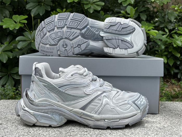 B 17FW Tripe-S High End Sneaker-648