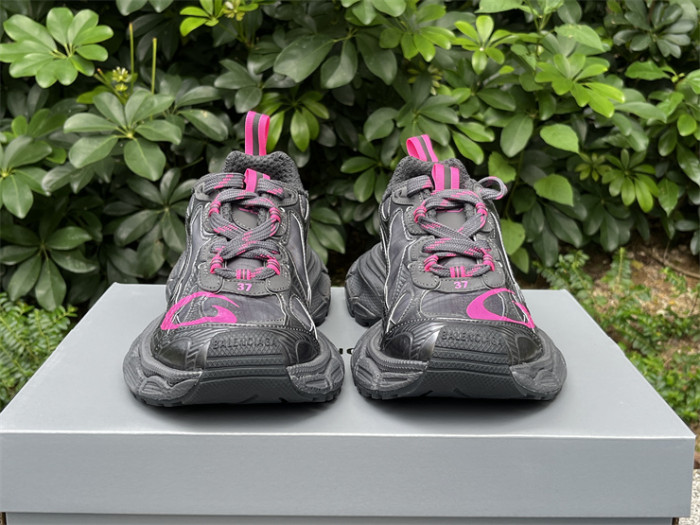 B 17FW Tripe-S High End Sneaker-650