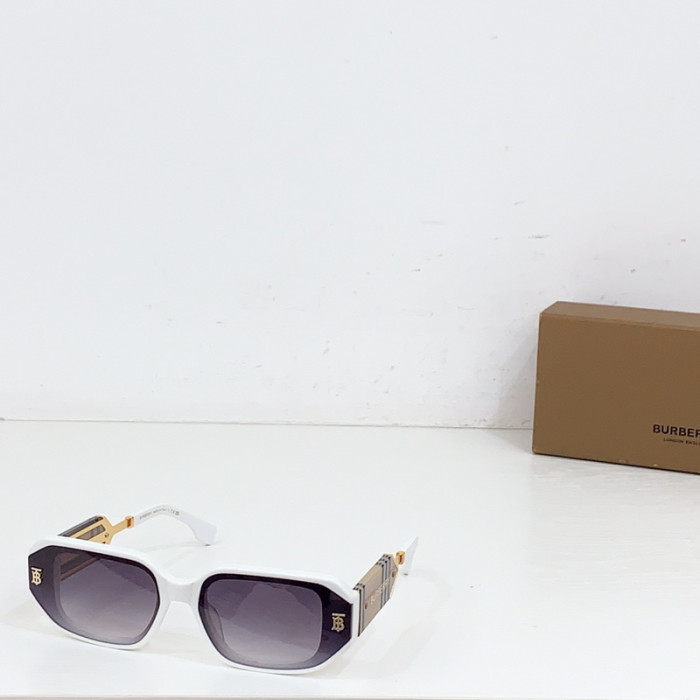 Burberry Sunglasses AAAA-3091