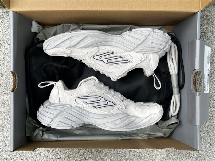 B 17FW Tripe-S High End Sneaker-653