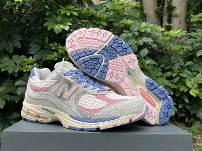 B 17FW Tripe-S High End Sneaker-655