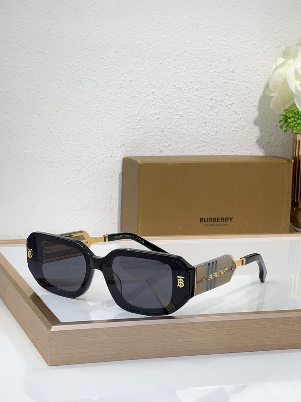 Burberry Sunglasses AAAA-3135