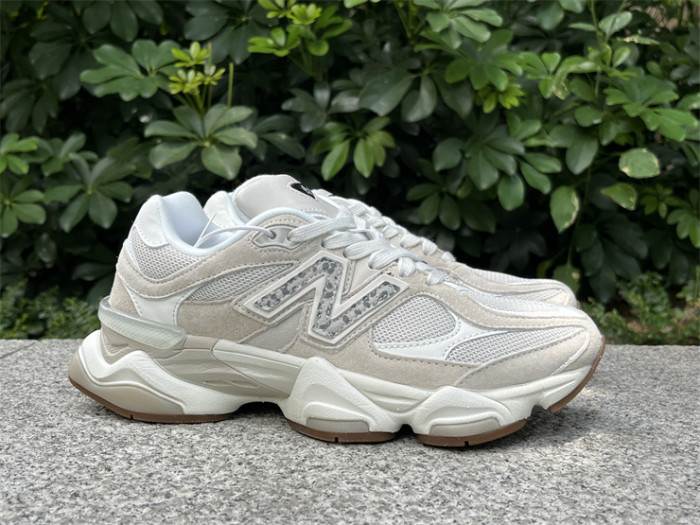 B 17FW Tripe-S High End Sneaker-654