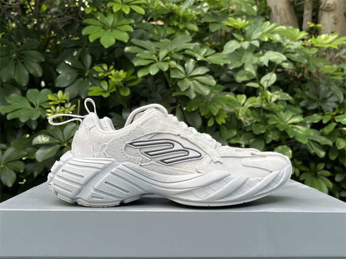 B 17FW Tripe-S High End Sneaker-653