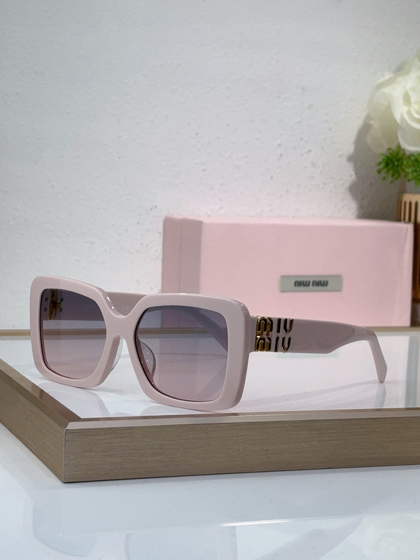 Miu Miu Sunglasses AAAA-1932