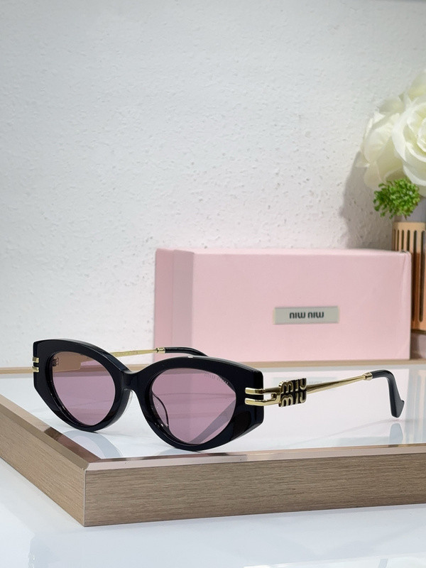 Miu Miu Sunglasses AAAA-1919