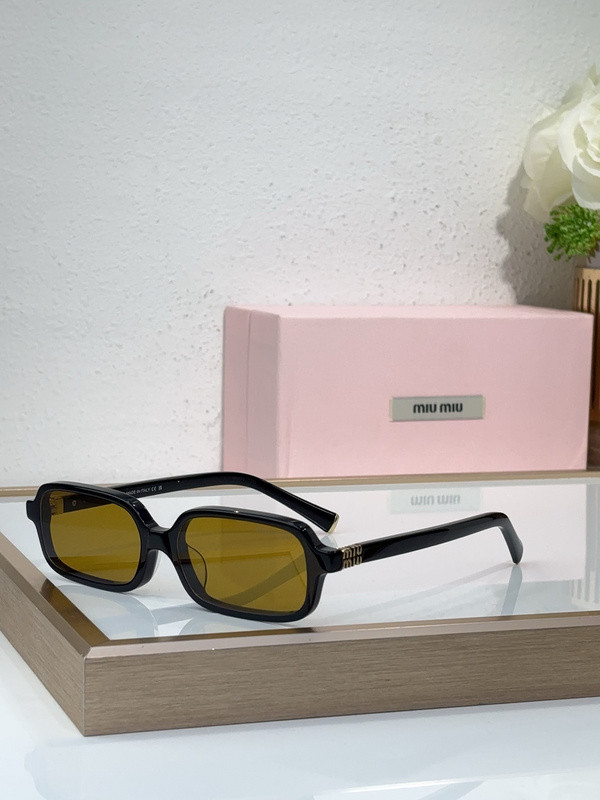 Miu Miu Sunglasses AAAA-1966