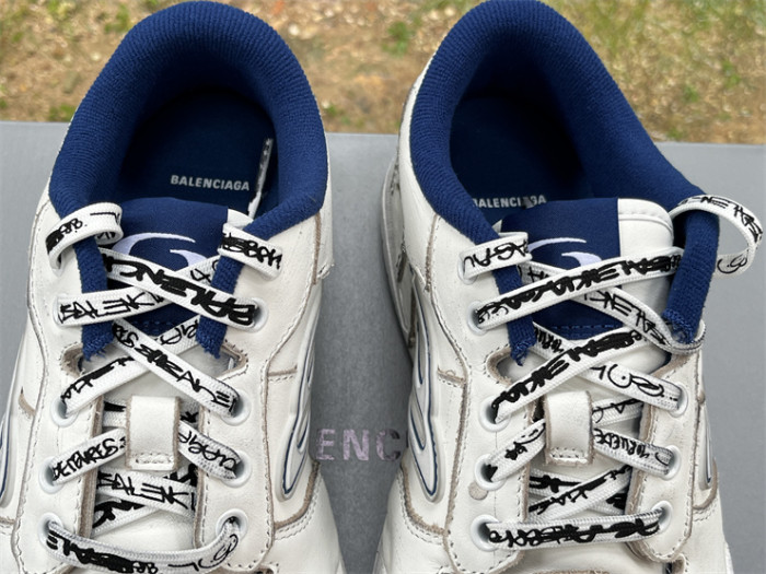 B 17FW Tripe-S High End Sneaker-656