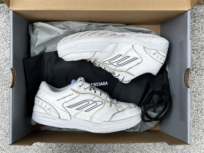 B 17FW Tripe-S High End Sneaker-659