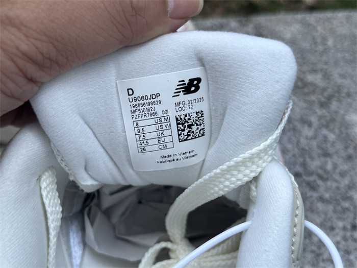 B 17FW Tripe-S High End Sneaker-664