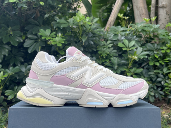 B 17FW Tripe-S High End Sneaker-664