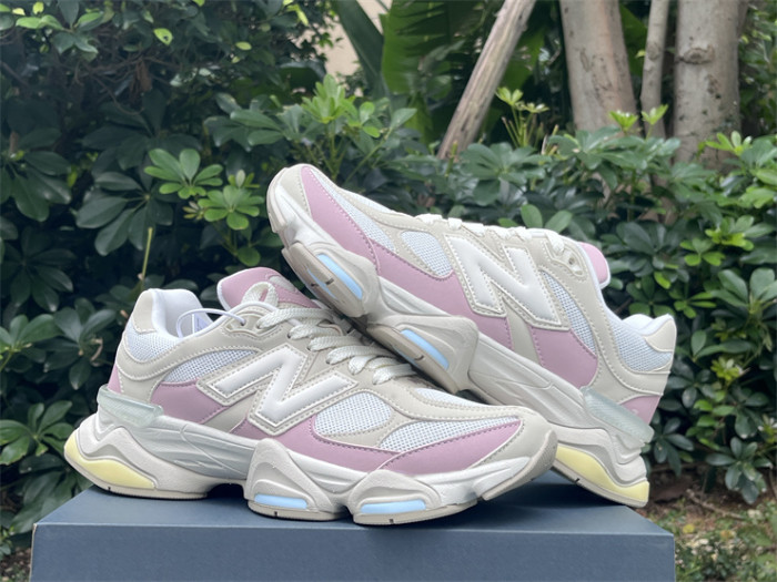 B 17FW Tripe-S High End Sneaker-664