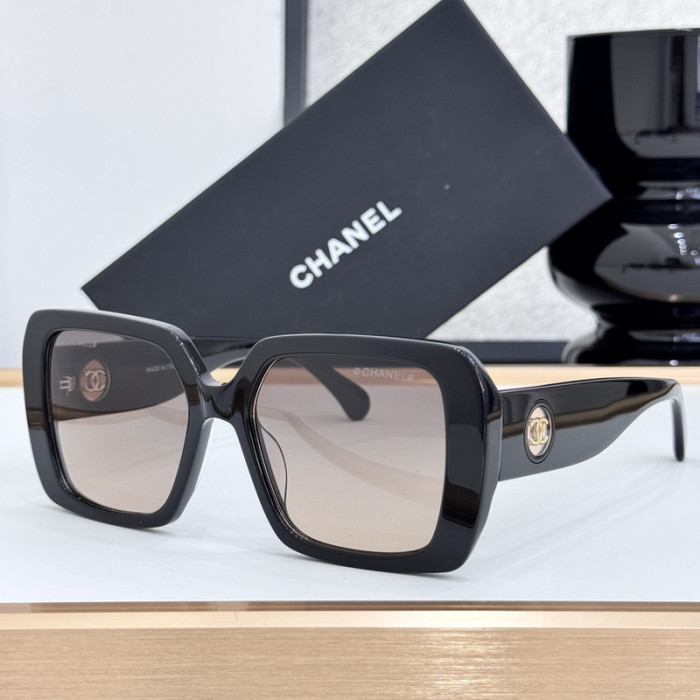 CHNL Sunglasses AAAA-5625