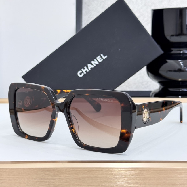 CHNL Sunglasses AAAA-5627