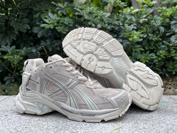 B 17FW Tripe-S High End Sneaker-668