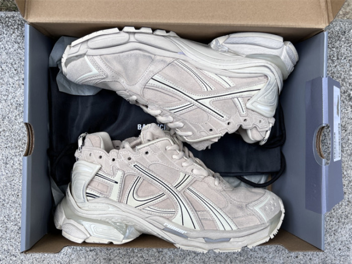 B 17FW Tripe-S High End Sneaker-668