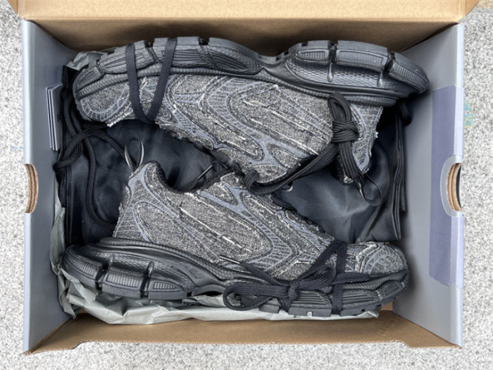 B 17FW Tripe-S High End Sneaker-669