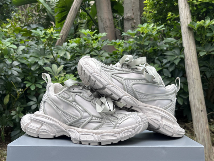 B 17FW Tripe-S High End Sneaker-670