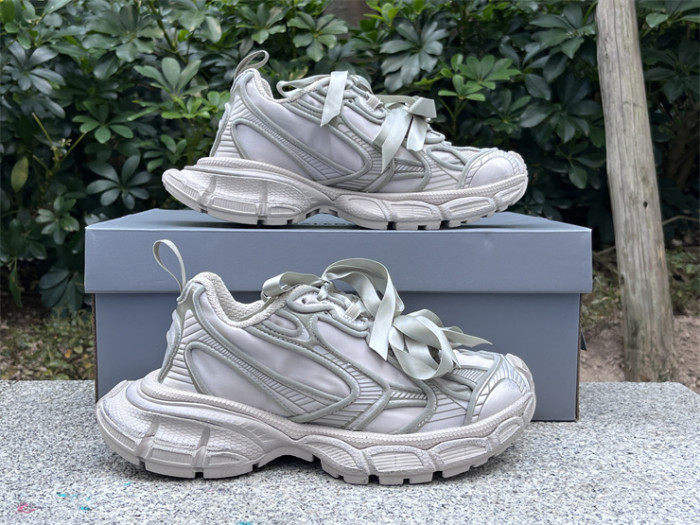 B 17FW Tripe-S High End Sneaker-670