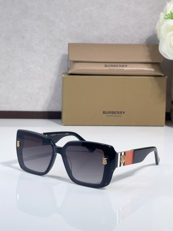 Burberry Sunglasses AAAA-3335