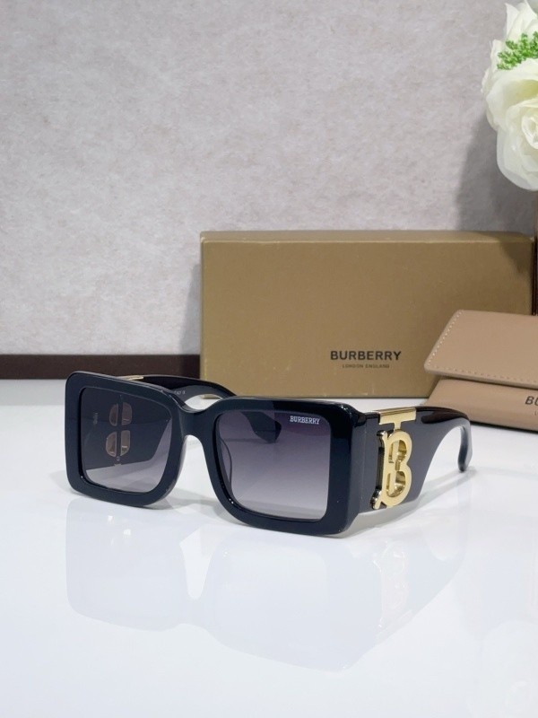 Burberry Sunglasses AAAA-3310