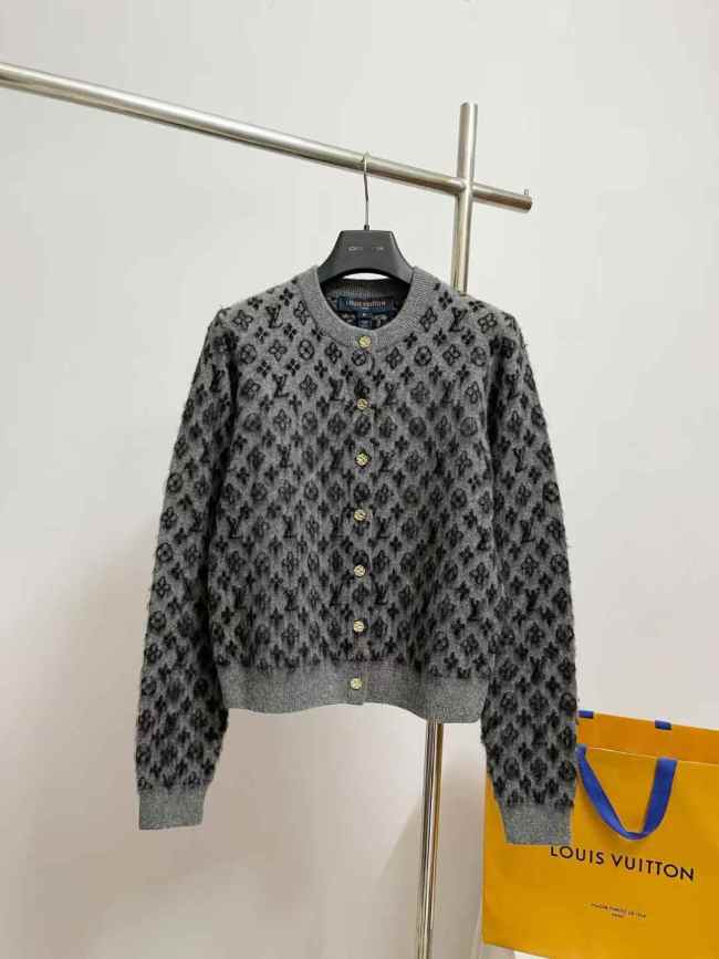 LV Sweater High End Quality-225