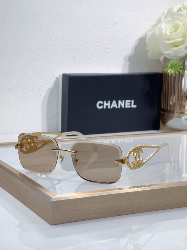 CHNL Sunglasses AAAA-5717