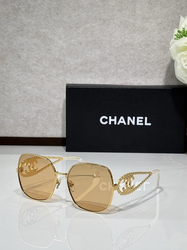 CHNL Sunglasses AAAA-5715