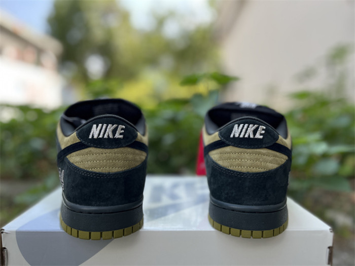 Authentic Nike SB Dunk Low Supreme 94 Camper Green